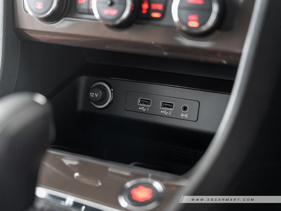 https://i.i-sgcm.com/new_cars/cars/12135/12135_g56