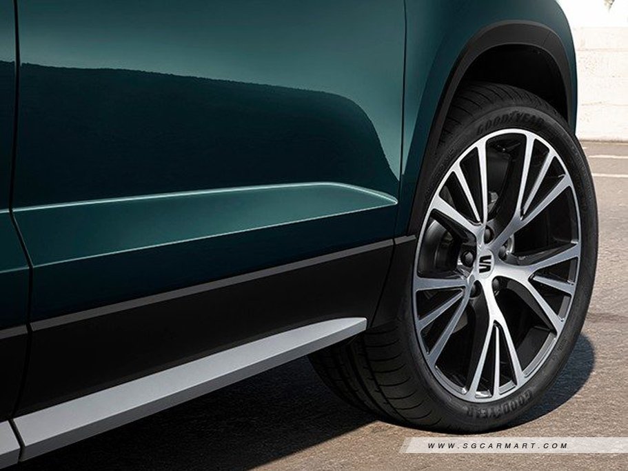 https://i.i-sgcm.com/new_cars/cars/12135/12135_g74