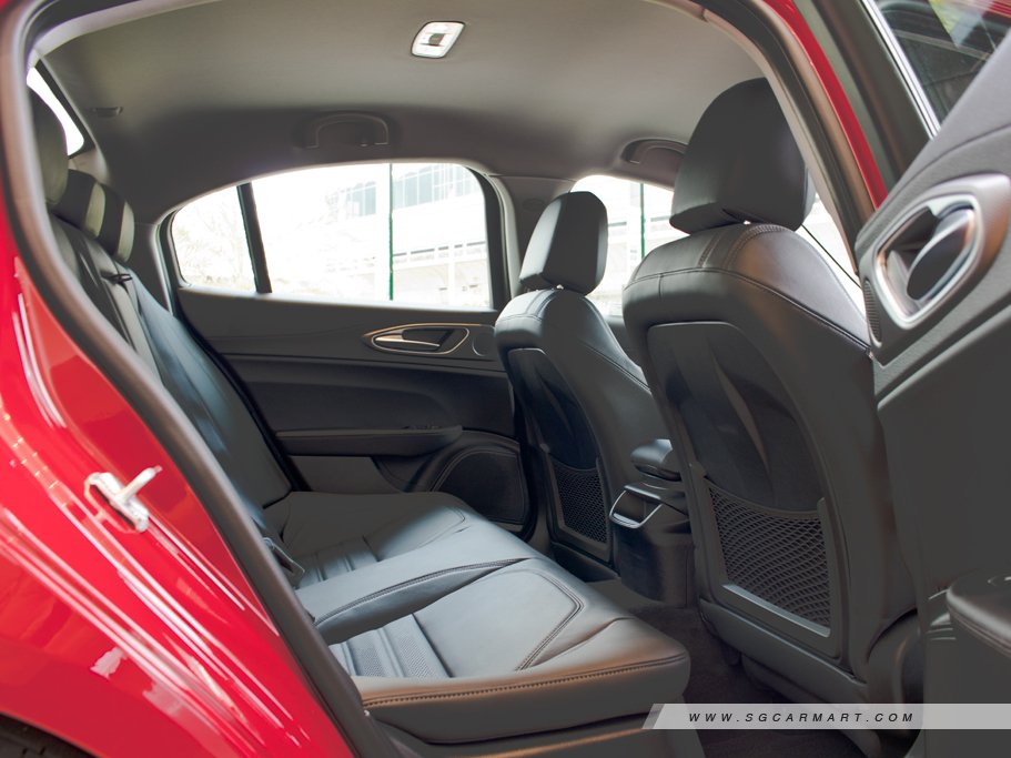 https://i.i-sgcm.com/new_cars/cars/12138/12138_g10