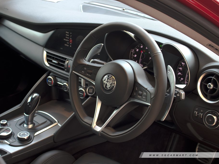 https://i.i-sgcm.com/new_cars/cars/12138/12138_g12