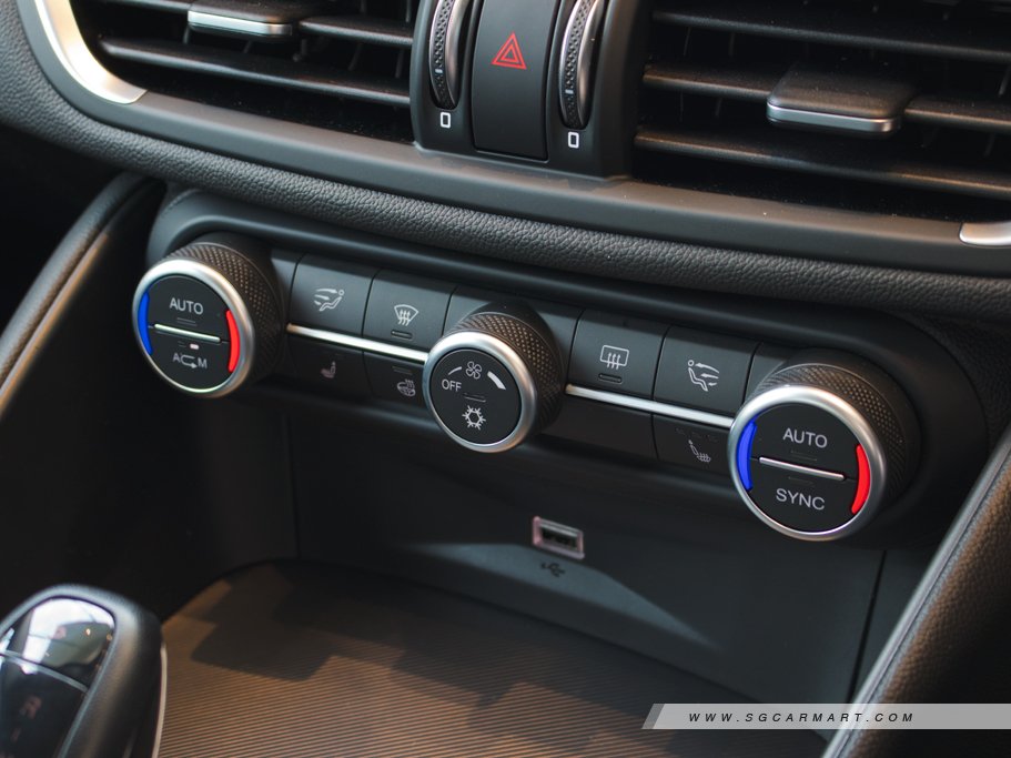 https://i.i-sgcm.com/new_cars/cars/12138/12138_g17