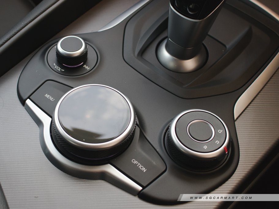 https://i.i-sgcm.com/new_cars/cars/12138/12138_g19
