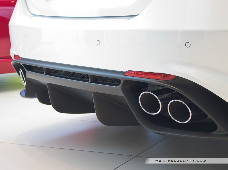 https://i.i-sgcm.com/new_cars/cars/12138/12138_g31