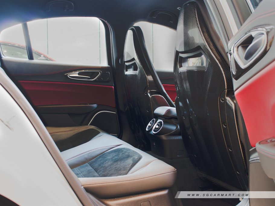 https://i.i-sgcm.com/new_cars/cars/12138/12138_g35