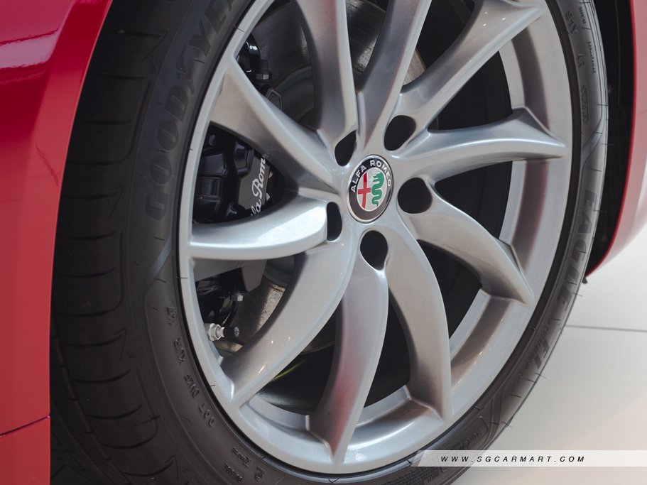 https://i.i-sgcm.com/new_cars/cars/12138/12138_g6