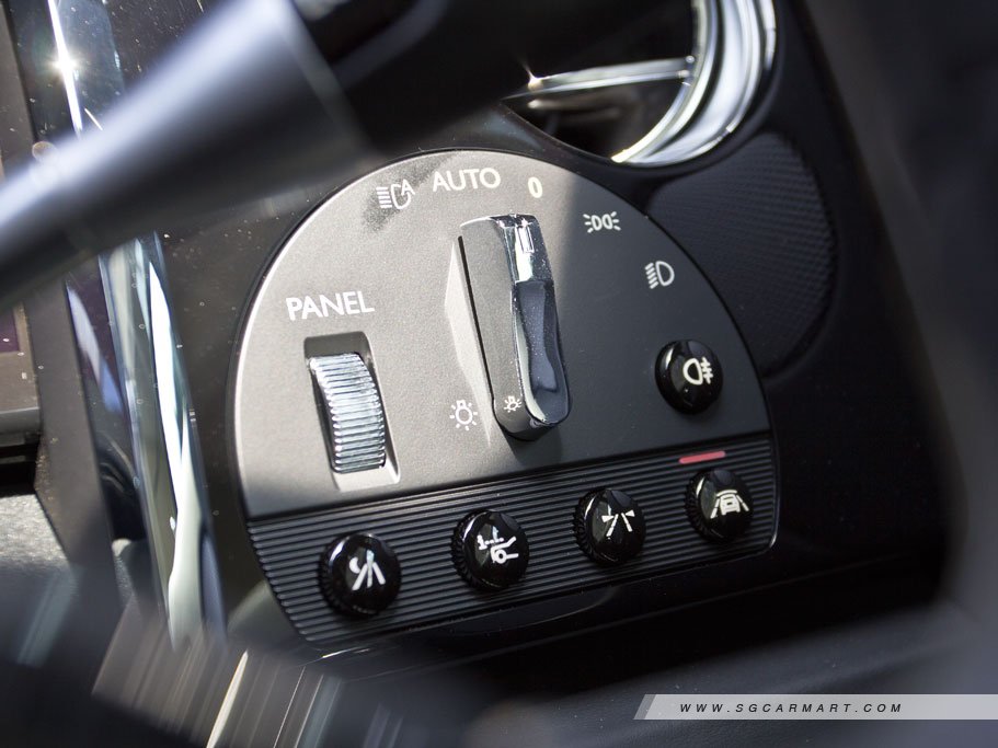 https://i.i-sgcm.com/new_cars/cars/12141/12141_g25