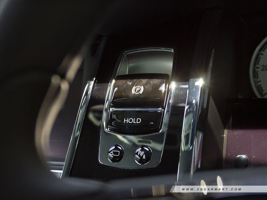 https://i.i-sgcm.com/new_cars/cars/12141/12141_g26