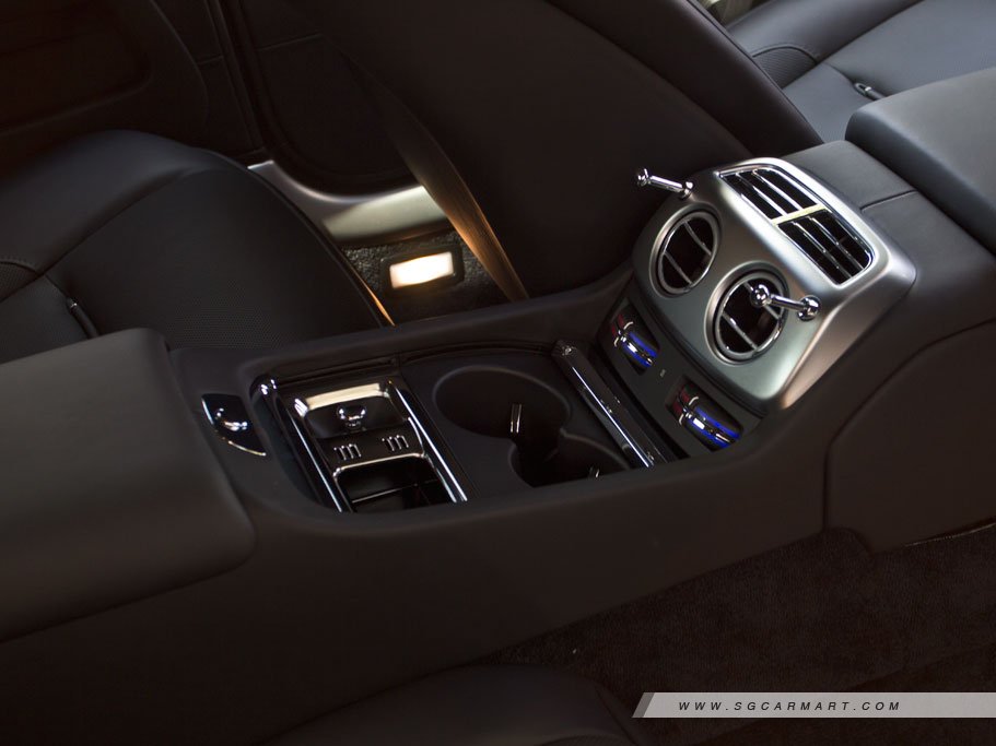 https://i.i-sgcm.com/new_cars/cars/12141/12141_g32