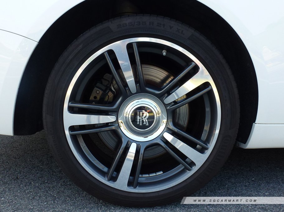 https://i.i-sgcm.com/new_cars/cars/12141/12141_g5