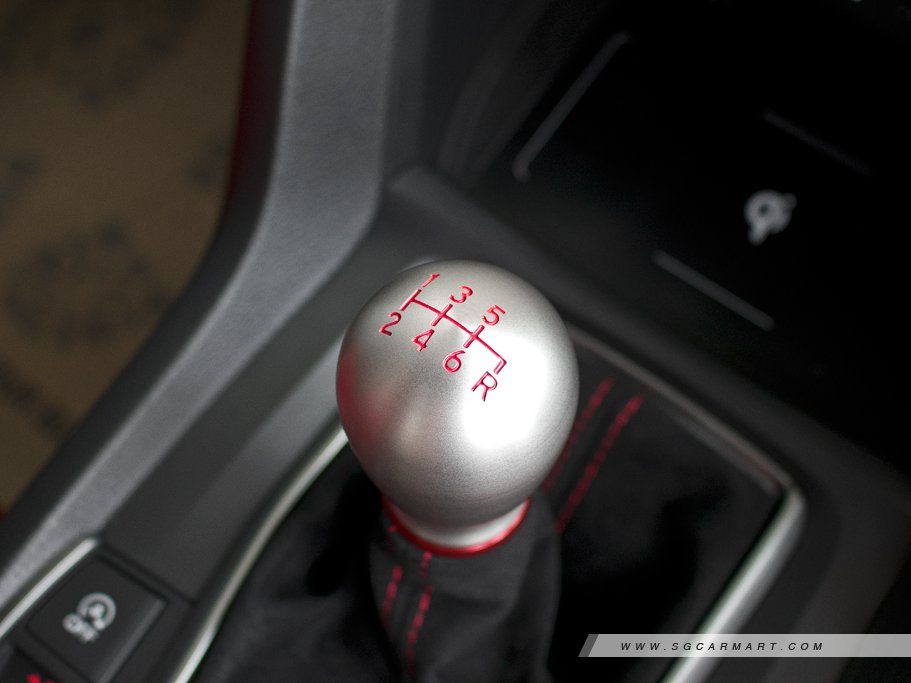 https://i.i-sgcm.com/new_cars/cars/12168/12168_g47
