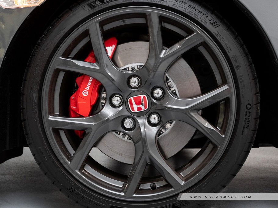 https://i.i-sgcm.com/new_cars/cars/12168/12168_g62