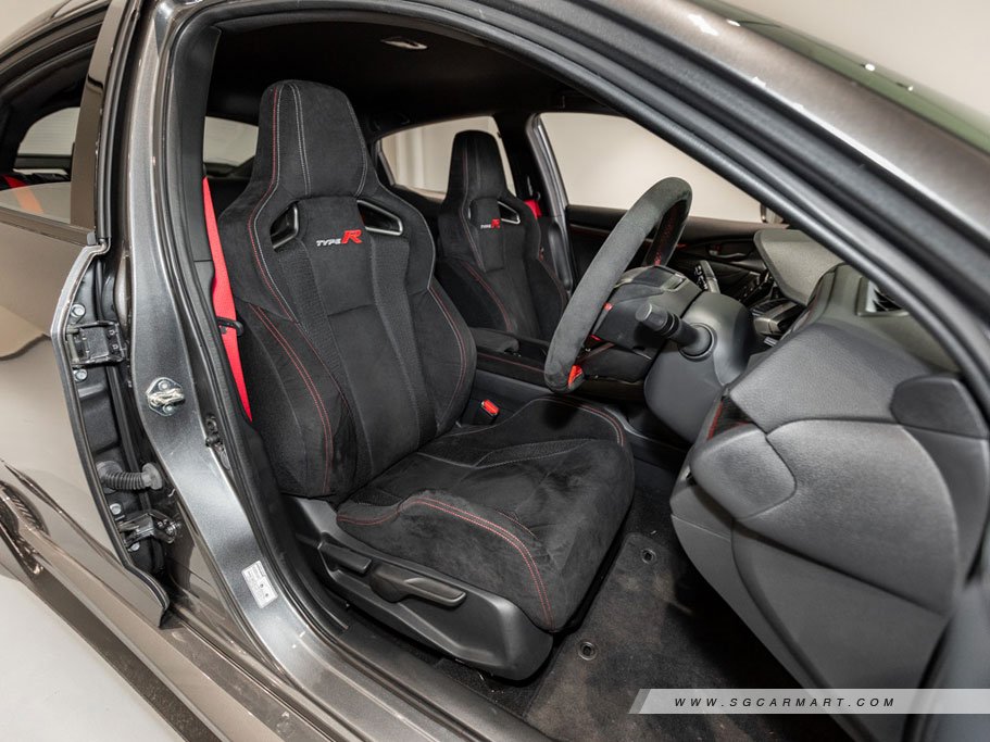 https://i.i-sgcm.com/new_cars/cars/12168/12168_g64