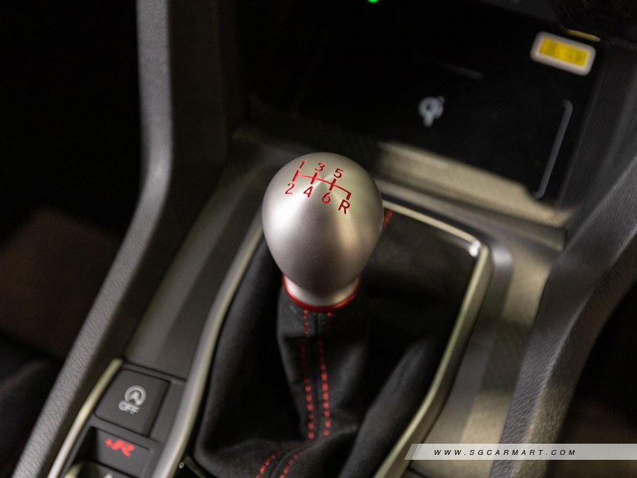 https://i.i-sgcm.com/new_cars/cars/12168/12168_g74