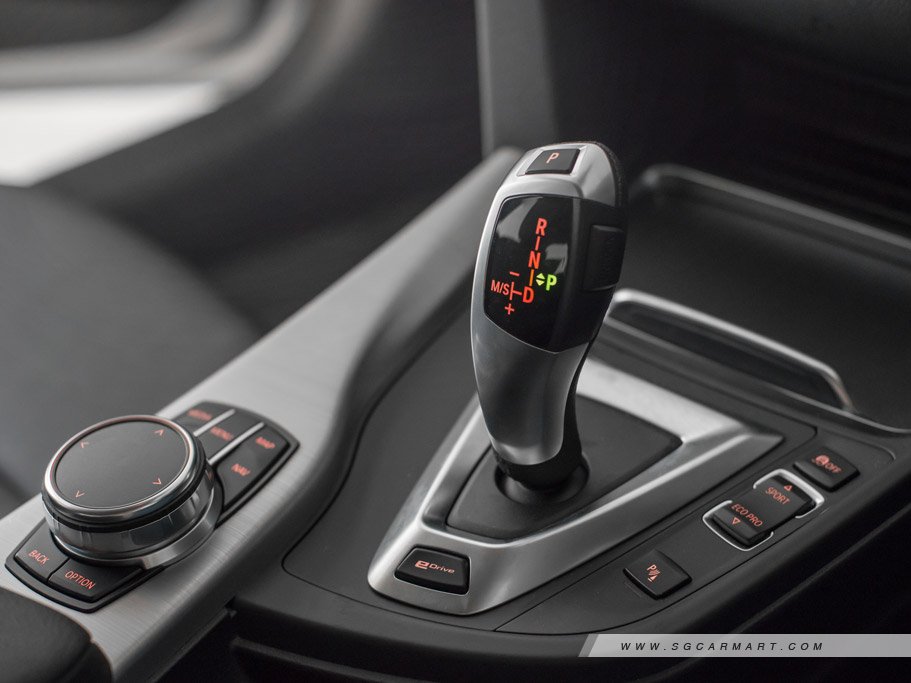 https://i.i-sgcm.com/new_cars/cars/12172/12172_g27