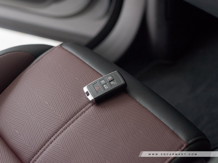 https://i.i-sgcm.com/new_cars/cars/12179/12179_g100