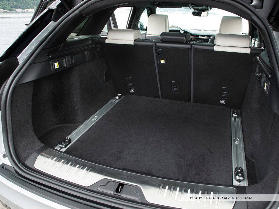 https://i.i-sgcm.com/new_cars/cars/12179/12179_g18
