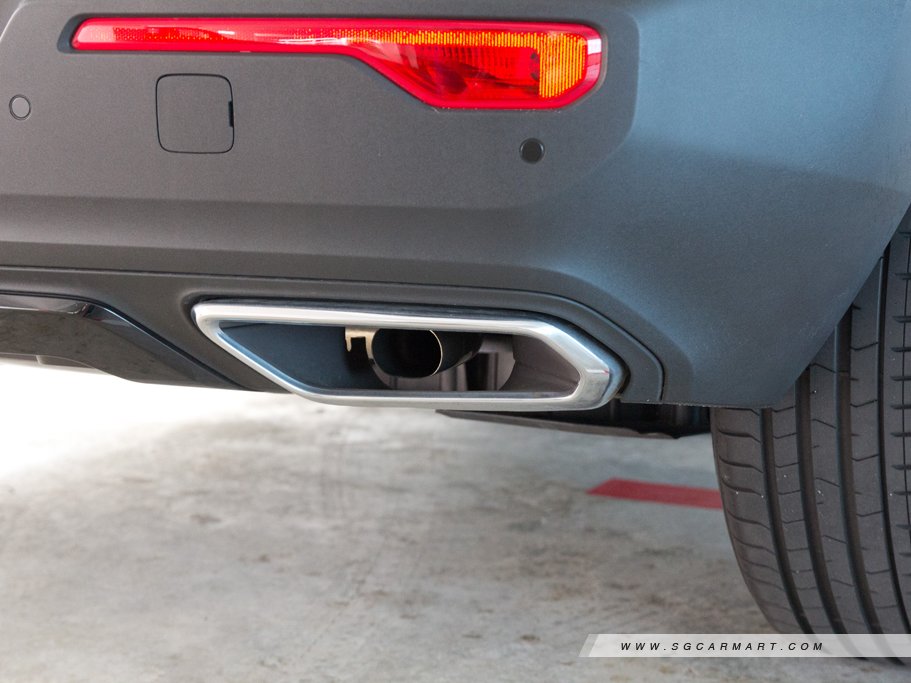 https://i.i-sgcm.com/new_cars/cars/12180/12180_g56