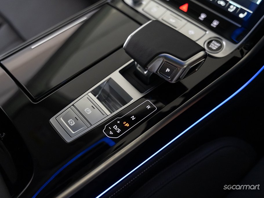 https://i.i-sgcm.com/new_cars/cars/12183/12183_g104