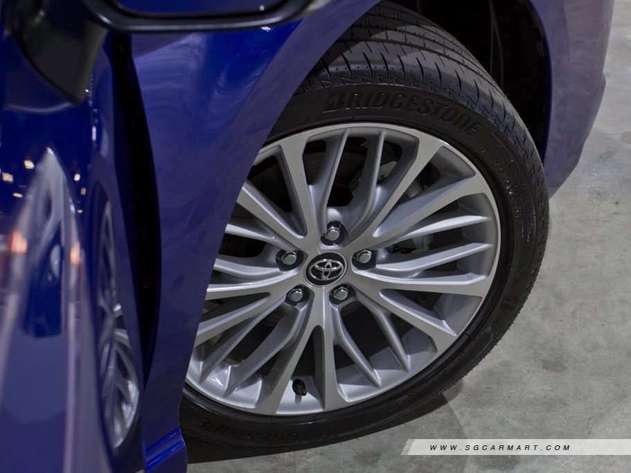 https://i.i-sgcm.com/new_cars/cars/12189/12189_g73