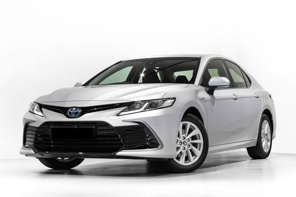 Toyota camry store hybrid price