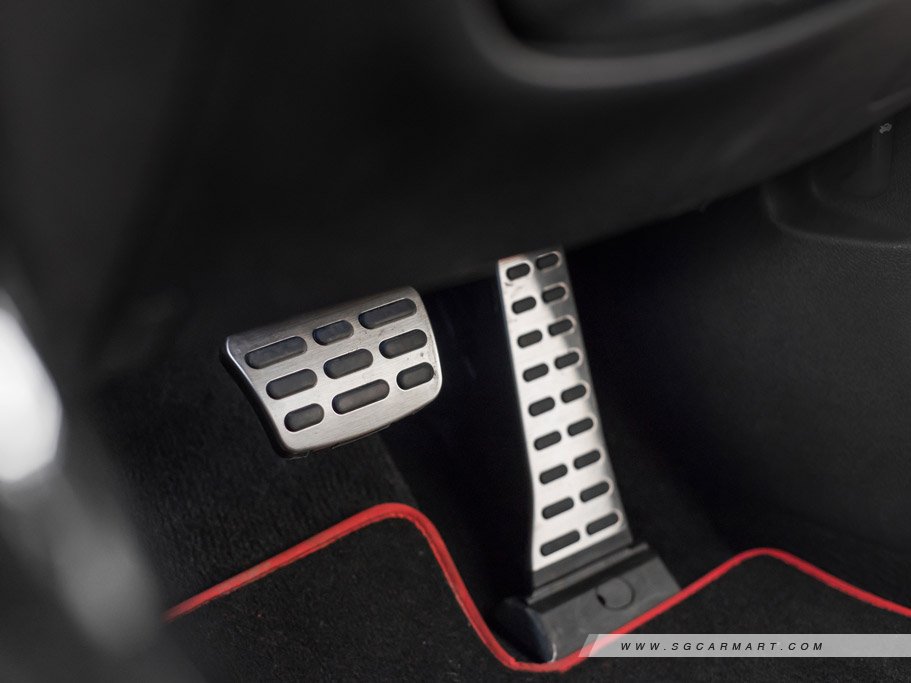 https://i.i-sgcm.com/new_cars/cars/12193/12193_g44