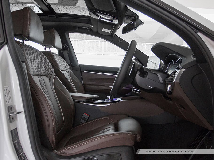 https://i.i-sgcm.com/new_cars/cars/12196/12196_g14