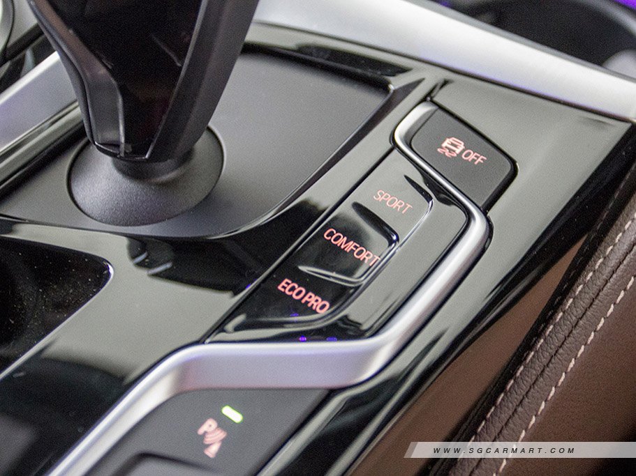 https://i.i-sgcm.com/new_cars/cars/12196/12196_g31