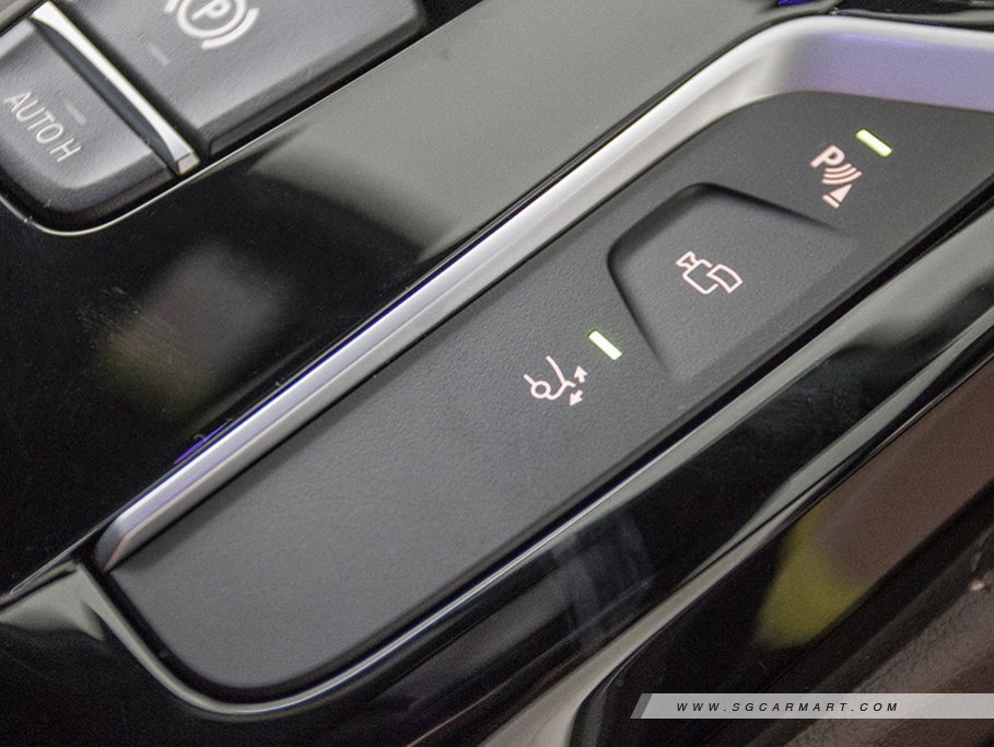 https://i.i-sgcm.com/new_cars/cars/12196/12196_g32