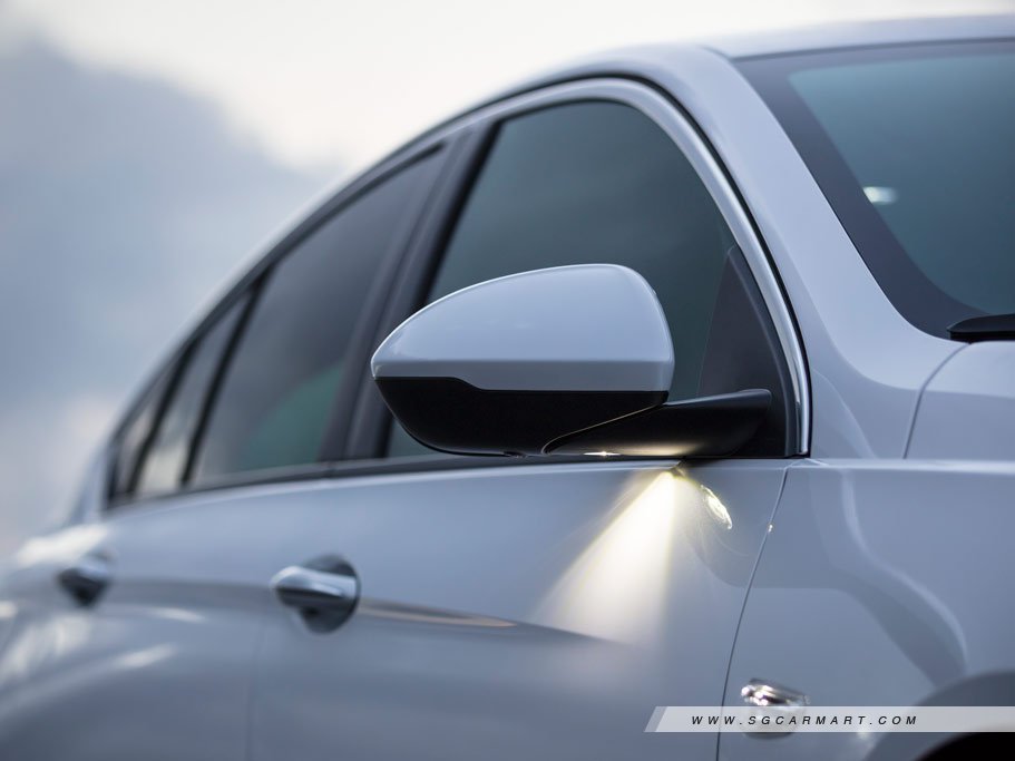 https://i.i-sgcm.com/new_cars/cars/12208/12208_g11