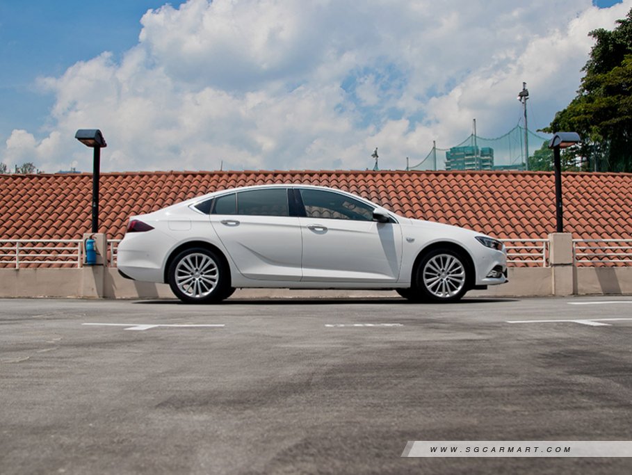 https://i.i-sgcm.com/new_cars/cars/12208/12208_g18
