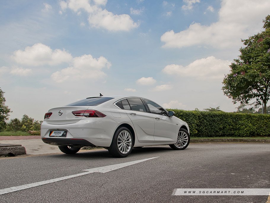 https://i.i-sgcm.com/new_cars/cars/12208/12208_g20