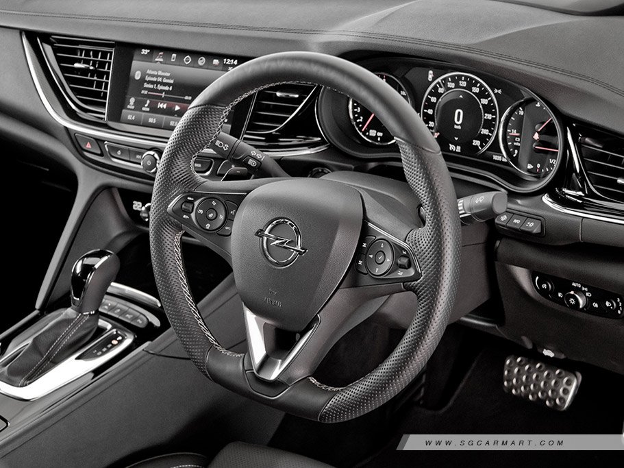 https://i.i-sgcm.com/new_cars/cars/12208/12208_g26