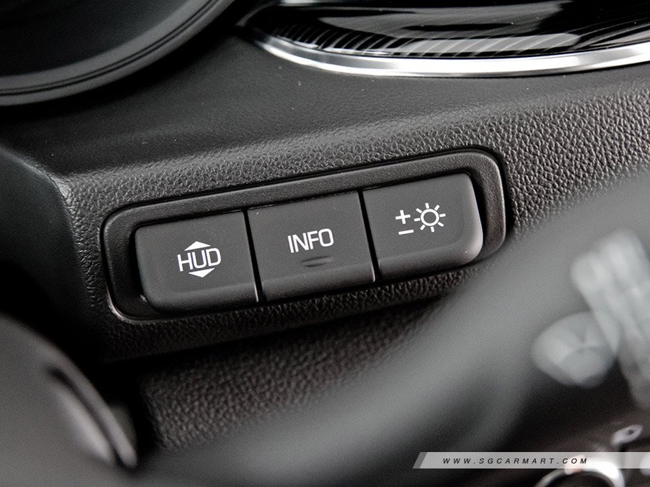 https://i.i-sgcm.com/new_cars/cars/12208/12208_g32