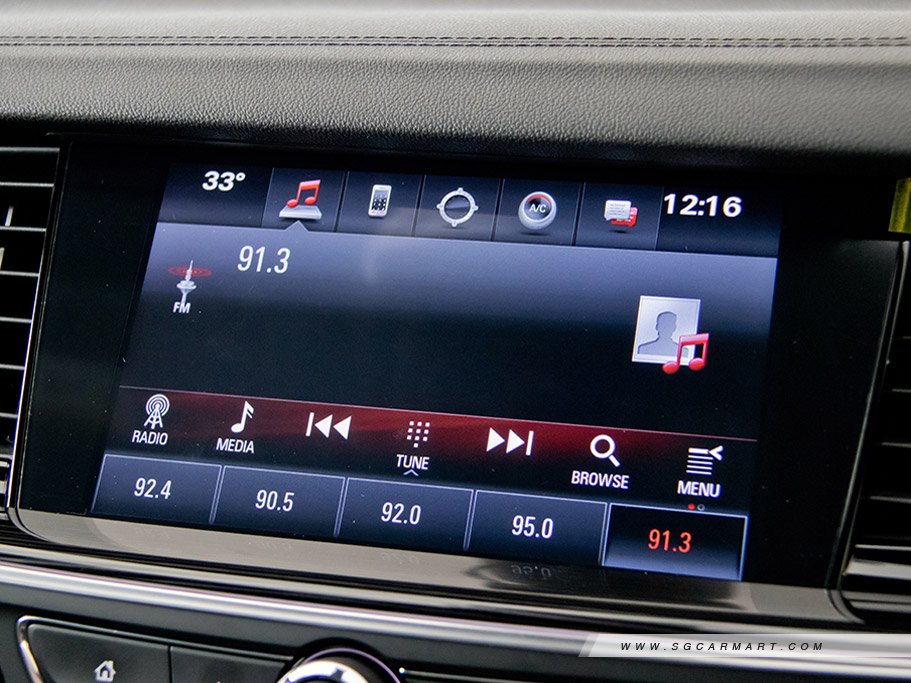 https://i.i-sgcm.com/new_cars/cars/12208/12208_g33