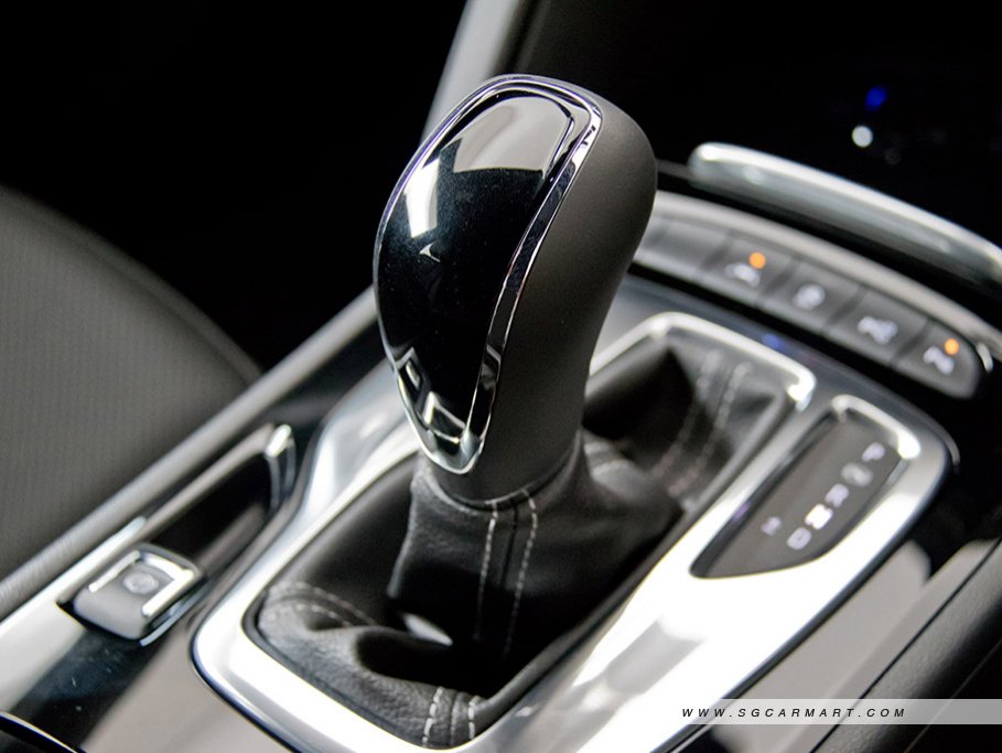 https://i.i-sgcm.com/new_cars/cars/12208/12208_g38