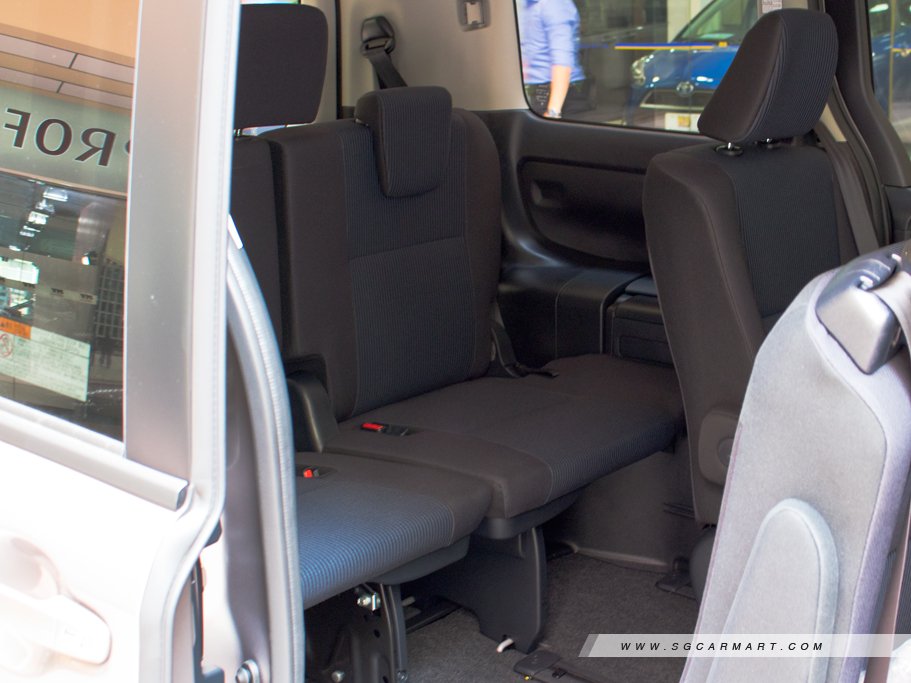 https://i.i-sgcm.com/new_cars/cars/12212/12212_g11