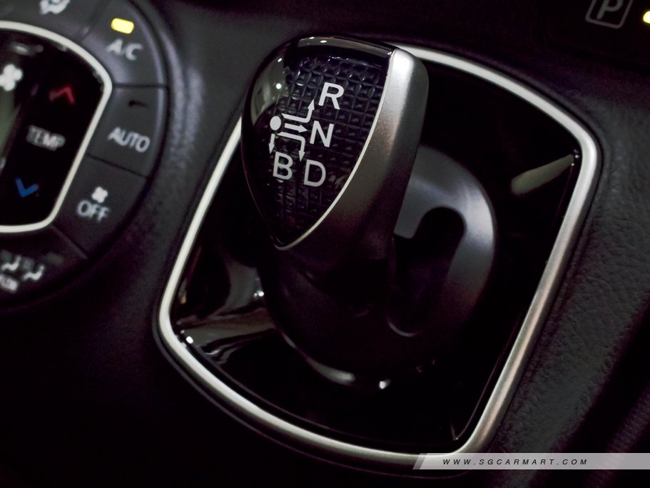 https://i.i-sgcm.com/new_cars/cars/12212/12212_g18