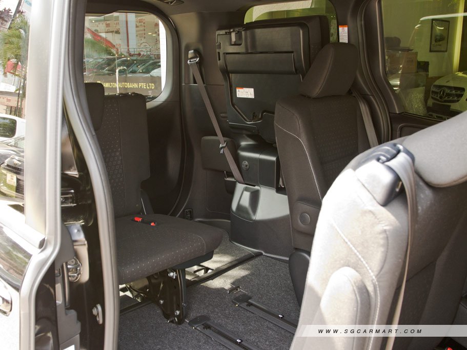 https://i.i-sgcm.com/new_cars/cars/12212/12212_g32