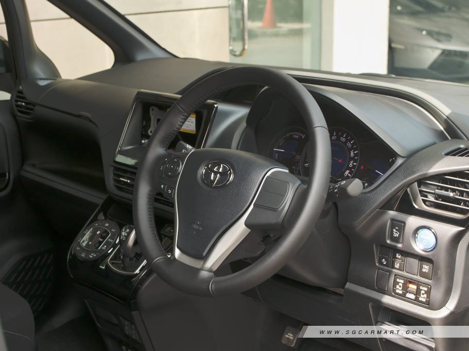 https://i.i-sgcm.com/new_cars/cars/12212/12212_g33