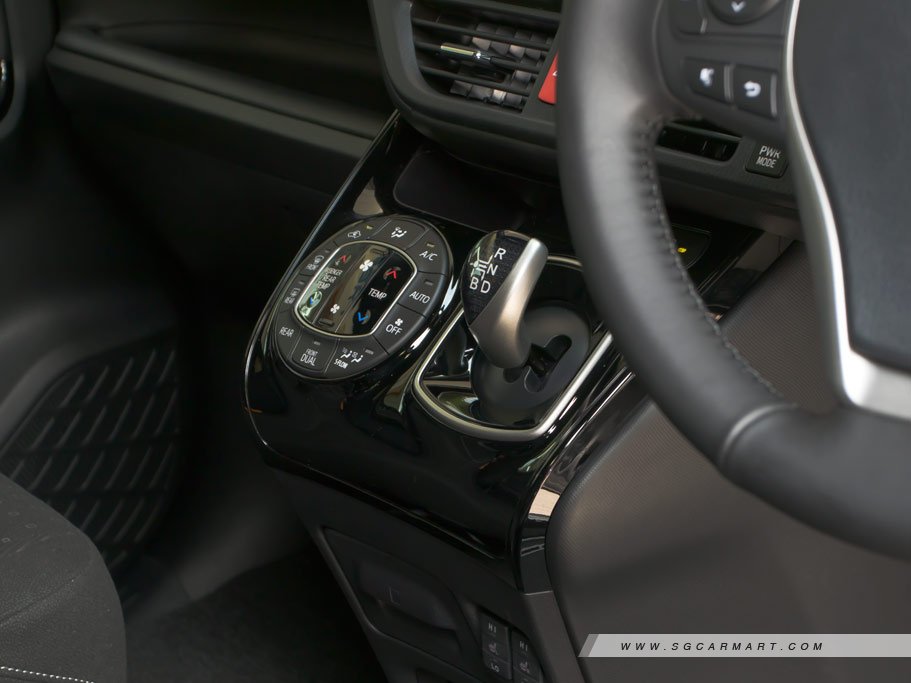 https://i.i-sgcm.com/new_cars/cars/12212/12212_g39