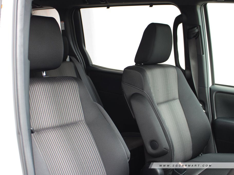 https://i.i-sgcm.com/new_cars/cars/12212/12212_g55