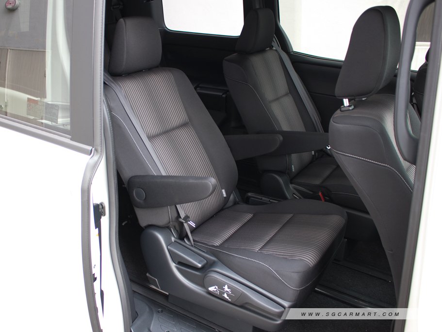 https://i.i-sgcm.com/new_cars/cars/12212/12212_g57