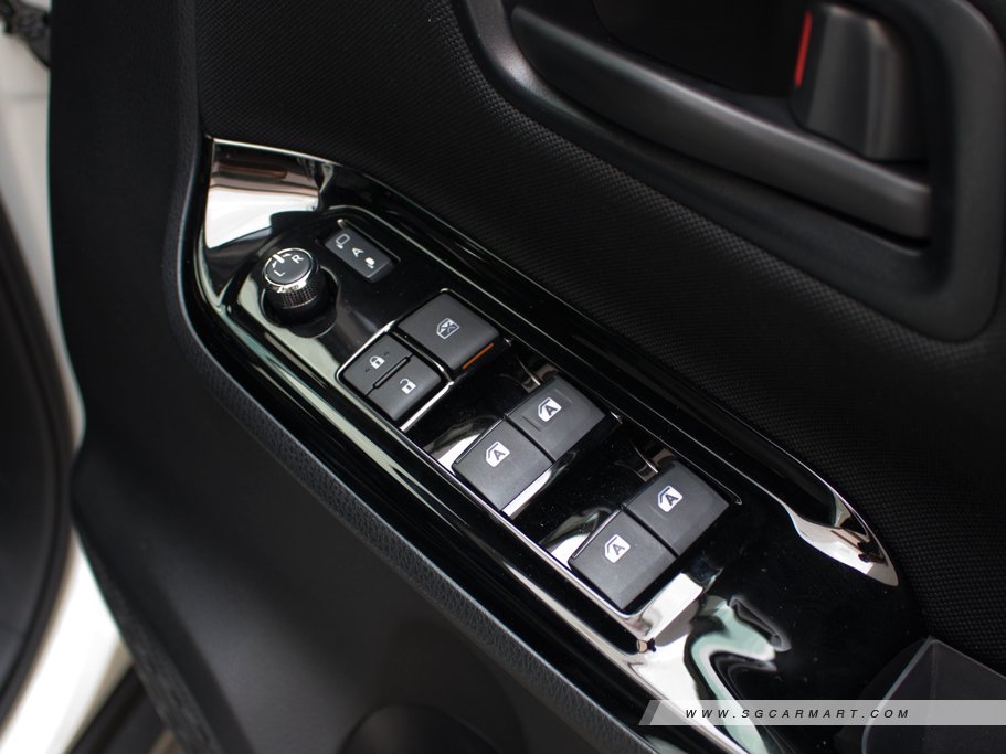 https://i.i-sgcm.com/new_cars/cars/12212/12212_g75