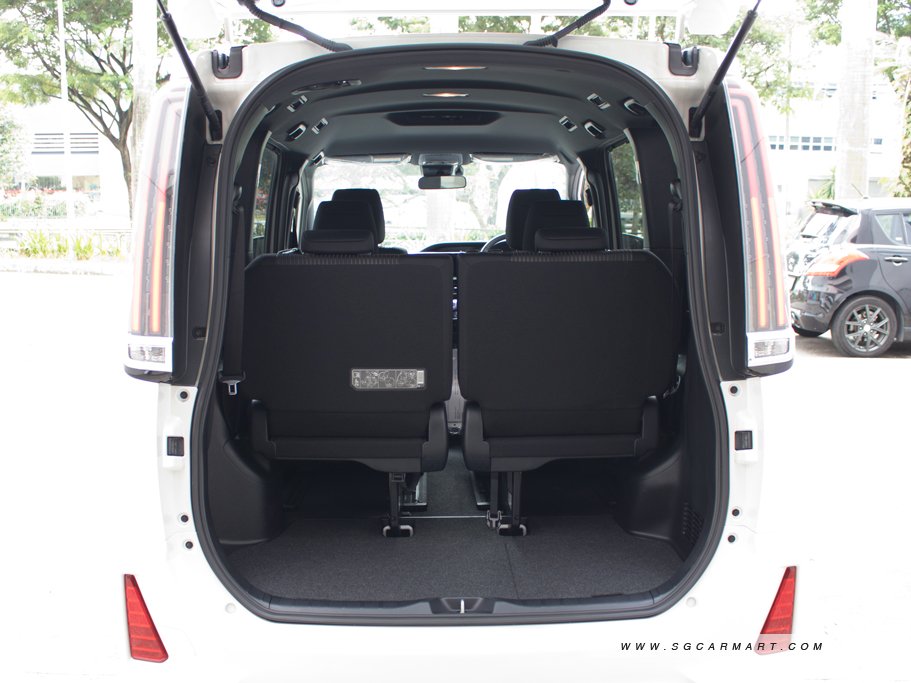 https://i.i-sgcm.com/new_cars/cars/12212/12212_g76