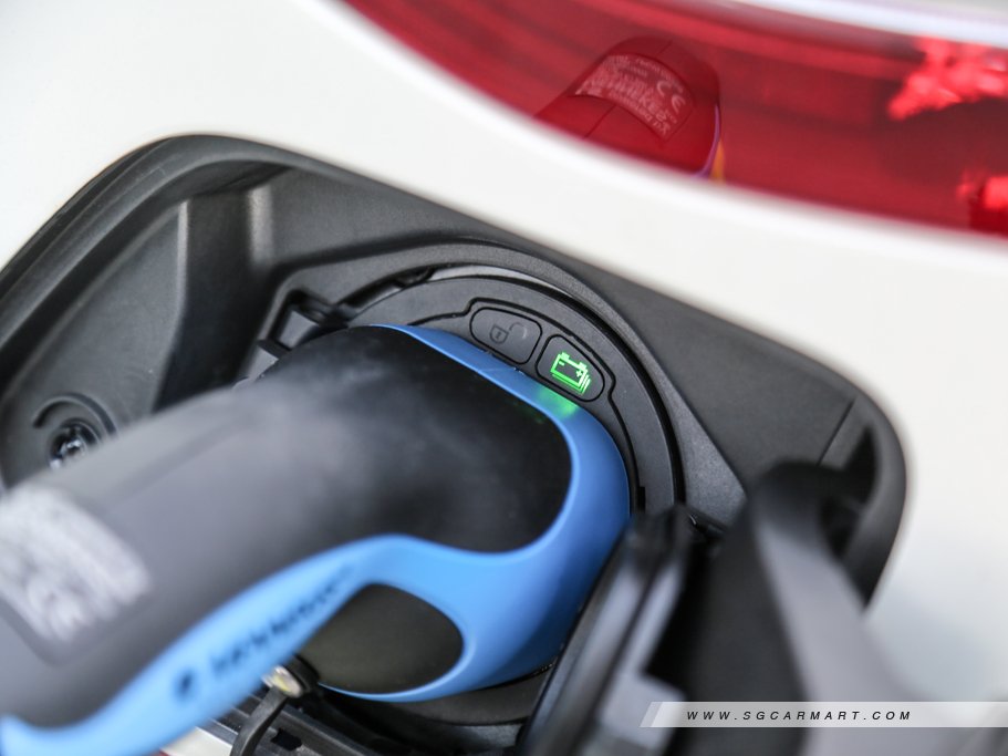 https://i.i-sgcm.com/new_cars/cars/12215/12215_g16