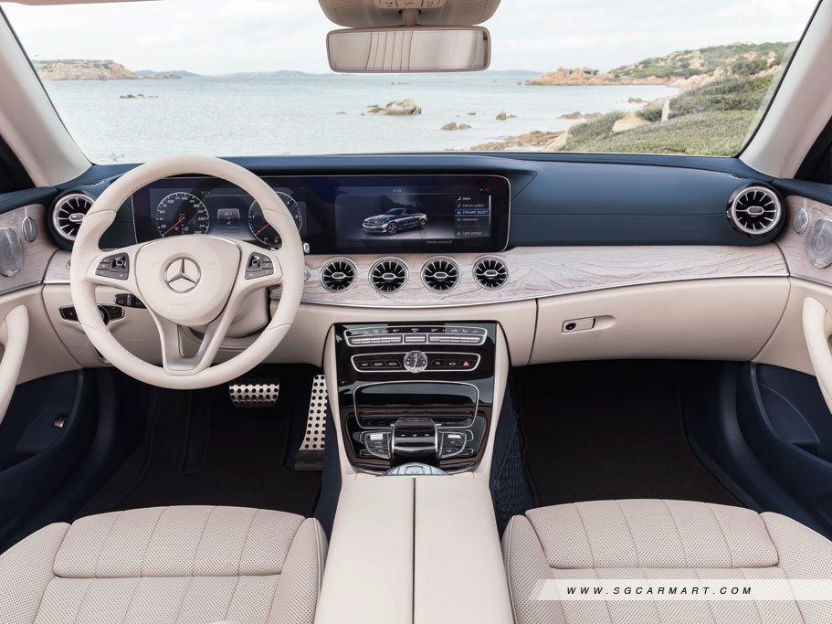 Mercedes-Benz E-Class Cabriolet 19