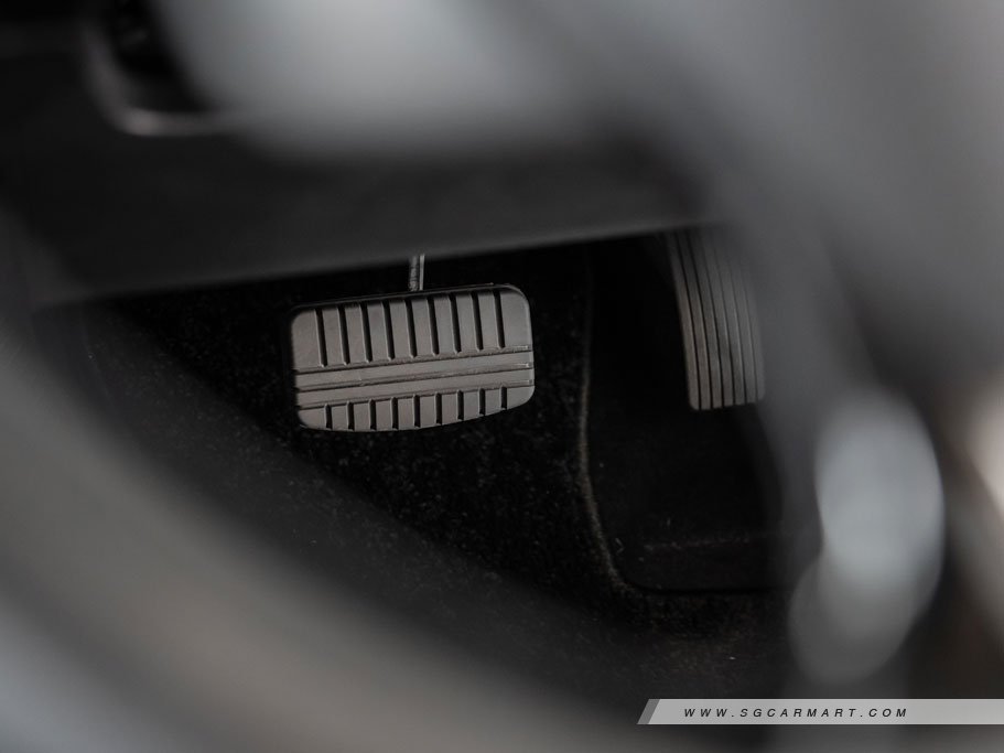 https://i.i-sgcm.com/new_cars/cars/12218/12218_g109