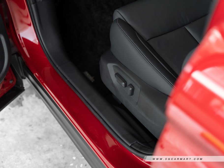 https://i.i-sgcm.com/new_cars/cars/12218/12218_g111