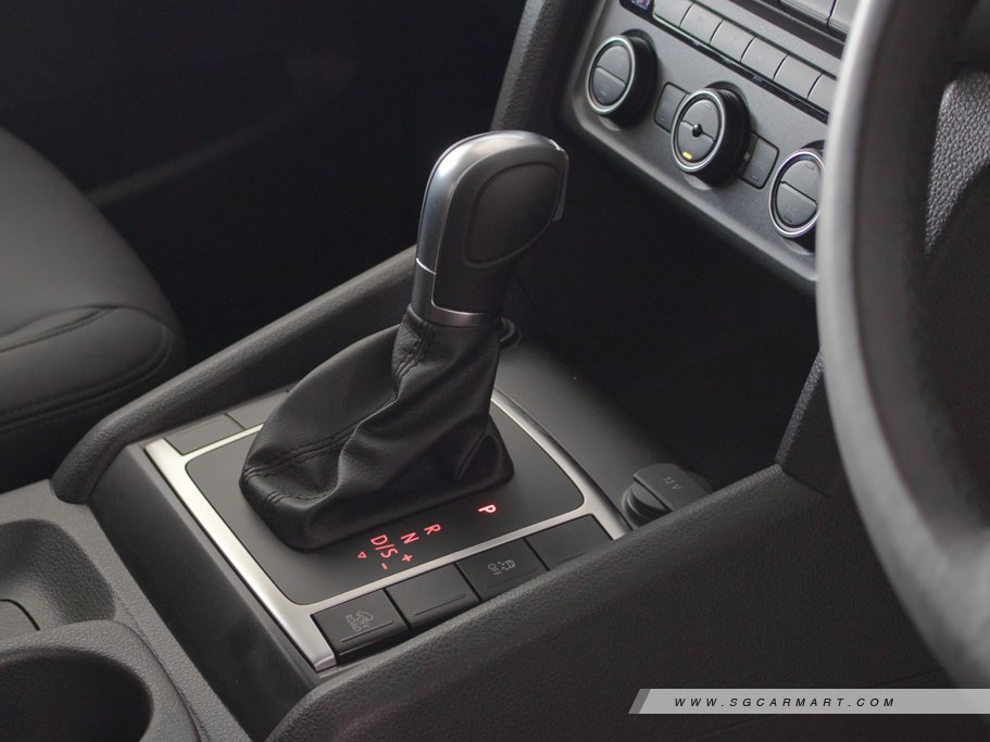 https://i.i-sgcm.com/new_cars/cars/12221/12221_g23