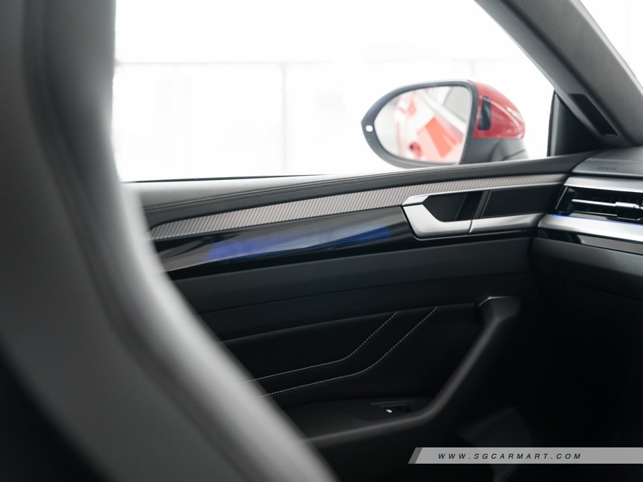https://i.i-sgcm.com/new_cars/cars/12225/12225_g164